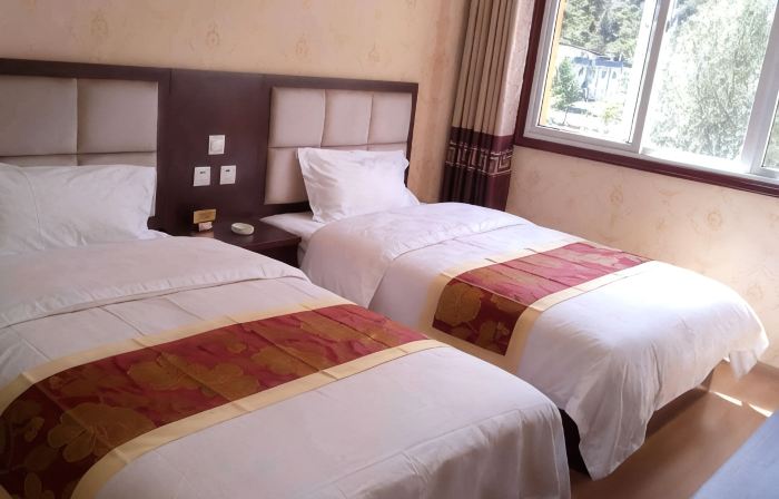 White Jade Yunbo Hotel