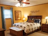 Charming Lakehouse overlooking Greers Ferry Lake Hotels in Cleburne County