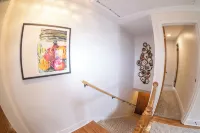 Historic Gate Lodge lovingly renovated and fully furnished in quaint Akron - Homestays