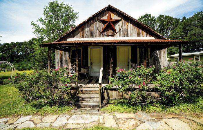 Old Fashioned 1930s Country Cottage Retreat in Plantersville - Near TX Ren Fest