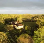 Summit House - 360° Ozark Views on 17 Private Acres Near Buffalo River