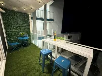 Oceanfront 1 BR w/ Pool and Heated Pool