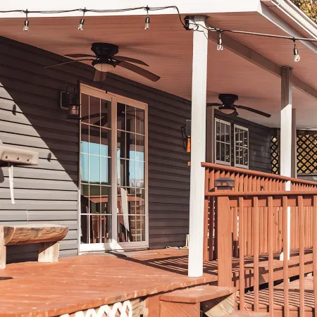 Fall in Hocking Hills, Luxury Cottage with Hot Tub, Fire Pits, Dogs Stay Free