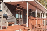 Private 5 Acres w. Pond, Hot Tub, Pet Friendly - Maalaistalo