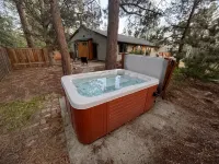 Hot Tub // Fenced Yard // AC // Pet-Friendly in Best Neighborhood in Bend
