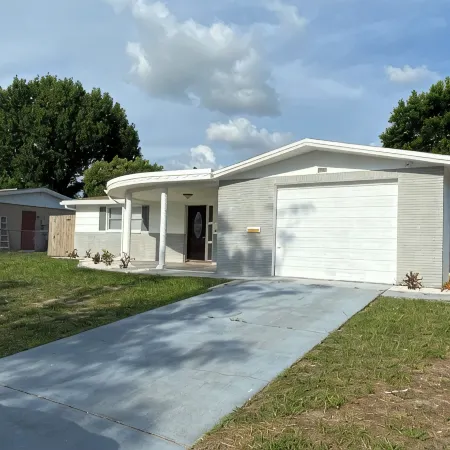 Cozy 3-bed home close to beautiful beaches.