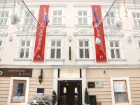 Hotel Actum クラーニのホテル