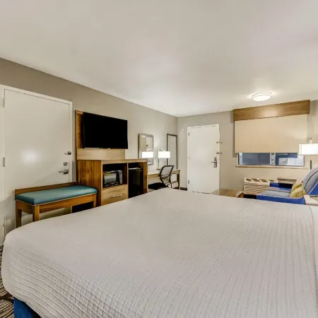 Clarion Pointe