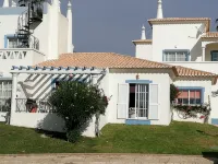 Magnificent Golf Village Cottage, fully equipped, Wifi, large outdoor swimming pool - 2-Star
