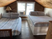 Lake house in Pirate's Cove Pet friendly with large outdoor entertainment area - balcony