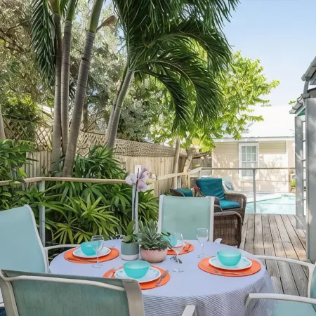 ELIZABETH'S SECRET: 3/2 In Old Town Key West, with a Private pool and Parking