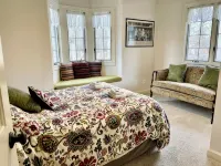 5-Bedroom Estate – 12 acres, Huge Space, Fast WiFi, Fitness Room, & More! - Boutique