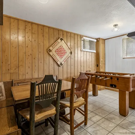 Spacious Resort Cabin – Sleeps 16, Minutes to Silver Dollar City!