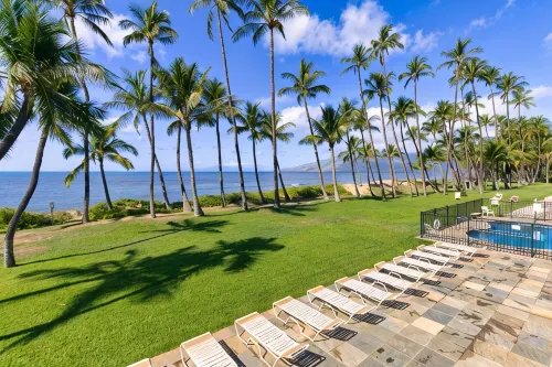 Breathtaking ocean views!! Steps to the beach!! Recently remodeled!! - ที่มีสระว่ายน้ำ