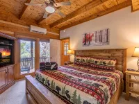 4-Bed/Bath Cabin: Hot Tub, Game Room, Pet-Friendly! Ξενοδοχεία στην πόλη Seven Devils