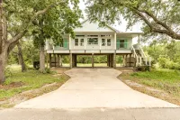 Sassy Seas 2Br Cottage Near Ocean Springs: Gulf Views, w/Balcony & Fire Pit - 4-Sterne