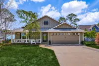 New Lakefront Home-Private Dock on Open Deep Water in Convenient Loc Cul de Sac - 民宿