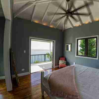 Stylish, Secluded Villa with Pool, Hot tub and Stunning Views Rooms