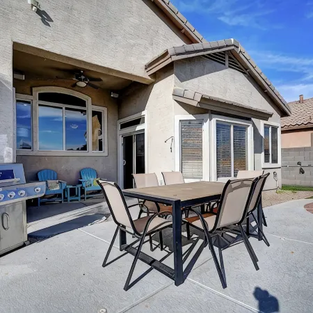 Spacious 4-bedroom house in marvelous Gilbert!
