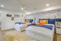 Elegant 5BR w/ Private Pool, Dock and Game Room - Pools