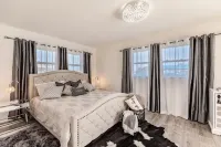 WATERFRONT MODERN 4/2 FLORIDA HOME POOL BOAT DOCK AND LIFT DIRECT GULF ACCESS - ビーチサイド