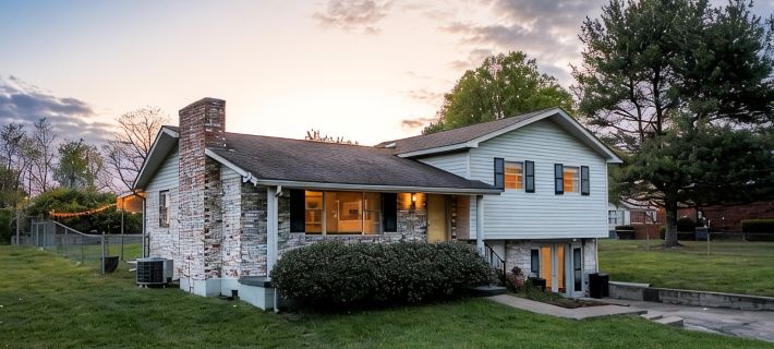 Blackberry Grove 2.0acre+BBQ+FirePit+CornHole+Pets+NewRiverGorge National Park Hotels in Oak Hill