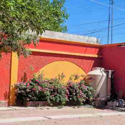 Acogedora casa de 2, recámaras con WiFi, aire y estacionamiento  en Cd. Juárez Hotel Exterior