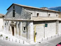 La Finestra Sulmò, panoramic apartment in Sulmona overlooking the historic center Hotels in Sulmona