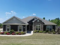 3 bed / 2.5 baths, great neighborhood