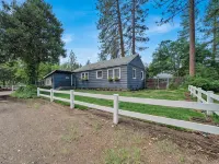 Burney Falls Bungalow - Comfy Atmosphere - Great Location! Hotels in Burney