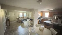 Cozy Hollyberry!  With backyard getaway! - 3성급