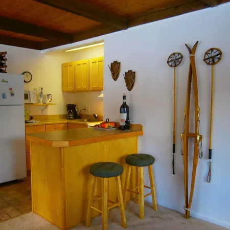 *July 4th Special  !! * Spacious 2 BR 2BA Sun Valley Condo