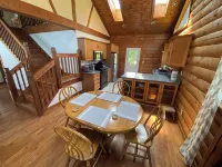 Charming 2-bedroom cabin close to Fair Hill on horse farm