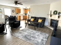 Rusty Rim Bike House Unit 1, Centrally Located, 2 Bed 1 Bath