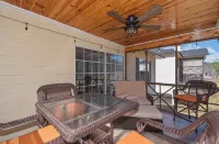 Luxury Lake Martin Condo - Homestays