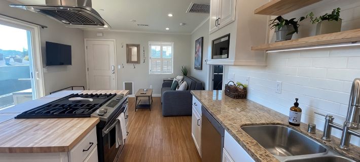 Clean Penthouse with Balcony Hotels in Burbank