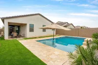 3 BR home w/Pool & Game room - สระว่ายน้ำส่วนตัว