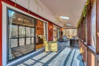 Cozy Scenic Mountain Getaway Hot Tub, Sauna & Game Room near Bushkill & Shawnee - 3-Star