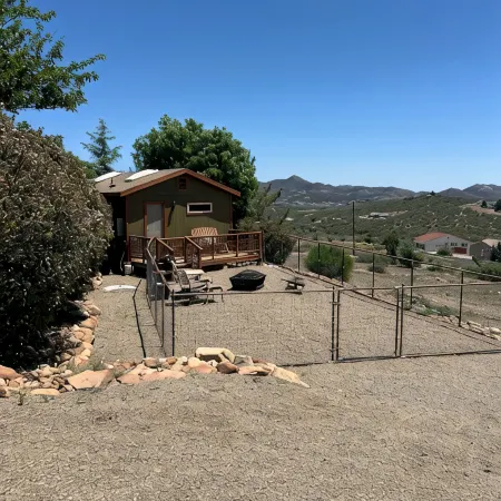 Beautiful cabin retreat with gorgeous views! Pet friendly with wide open spaces.