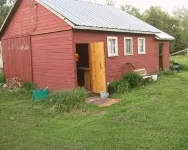 Bunkhouse on Working Ranch/Bird Sanctuary.  Cozy, cabin w. bathroom and kitchen - 홈스테이