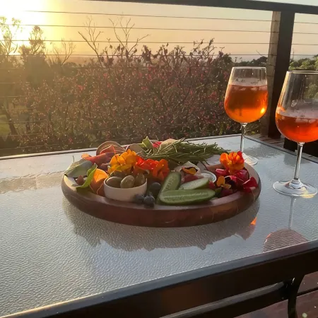 Beaches / Family Getaway / Amazing views / Golf / Wineries / Hot springs.