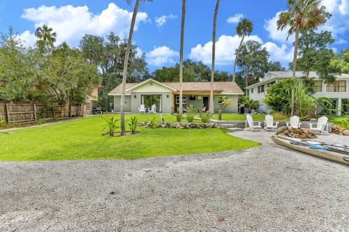 Waterfront Kings Bay, Swim in Springs off the boat dock - Kayaks incl. - Boutique