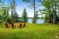 Lured Den - Private Lakefront Cottage - Hot Tub! - Alphydda