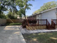 The Chic Getaway: 2BD/1BA Q Beds w/ Smart TVs - Bungalows