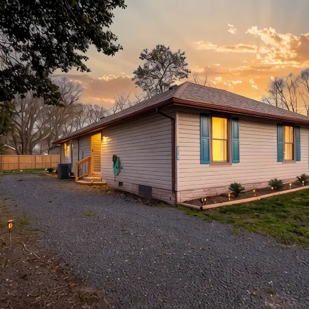 1 m. to Beaches & Town, Grill, Deck, Outdoor Seating