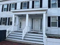 Spacious Apt. 2 Car Free Parking Great Location. - Kitchens