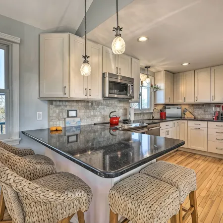 Sweet Escape...only 5 minutes from Provincetown and beaches!