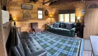 Charming cabin in delightful Duquette with AC near miles of ATV trails. - 홈스테이