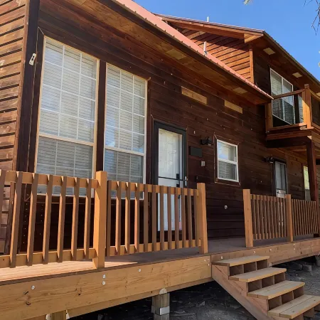 Cozy Cabin with Modern Amenities (Pet Friendly)