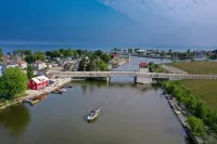4Br River Retreat: Beach, Boat, Sunsets, Wildlife, Spacious & Serene Escape - 4-Star